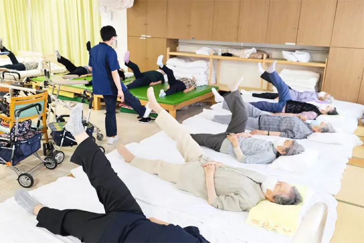 セラピストによるマット体操